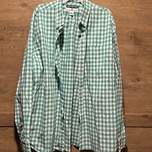 Man plaid green and white button down casual shirt. Size XXX Large TTTG.